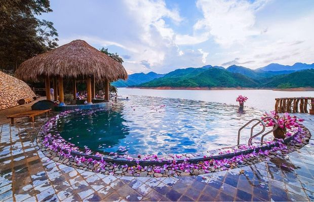 Mai Chau Hideaway's Bamboo infinity pool